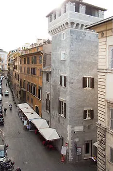 C And C Navona Apartment